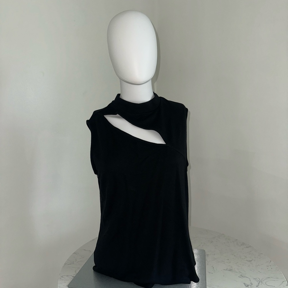 Xl Elegant Black Sleeveless Top